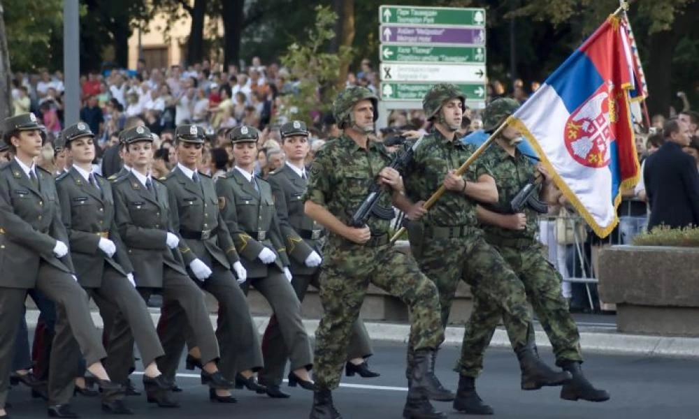 Σερβικός στρατός στα σύνορα για την προστασία από τους μετανάστες (ΒΙΝΤΕΟ)